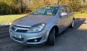 
									Vauxhall Astra full								