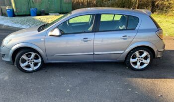 
									Vauxhall Astra full								