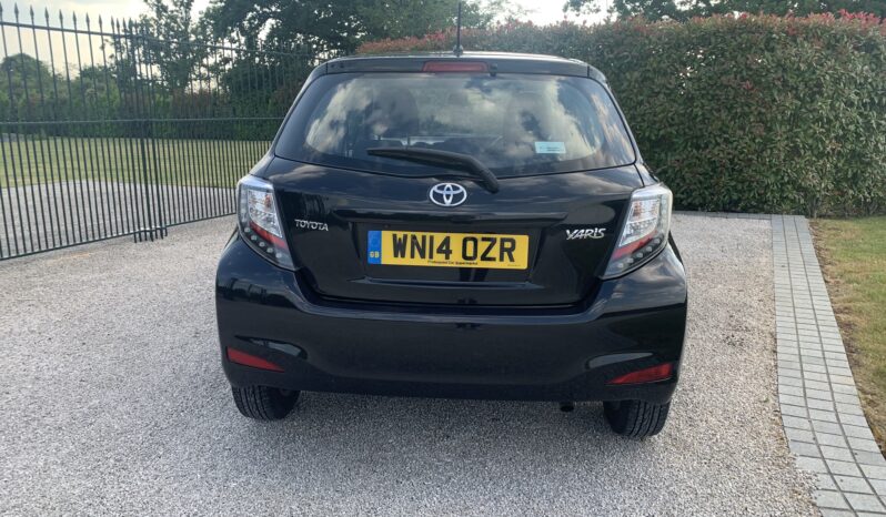 
								Toyota Yaris 1.33 Dual VVT-i Icon Plus Euro 5 5dr full									