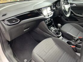 Vauxhall Astra 1.4i Turbo SRi Nav Euro 6 5dr